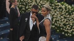 Celebrity se předvedly na Met Gala. Letos vzdaly hold černošským designérům