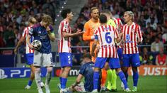 Atlético tlačilo Arsenal, ale musí brát remízu. Hancko málem zavinil dvě penalty