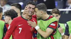 Plakal a pak schytal kritiku. Ronaldo po smolném Euru vrací úder