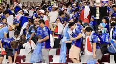 Parádní gesto. Japonští fanoušci po šokující výhře uklízeli odpadky