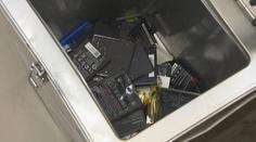 Praha sbírá od lidí staré mobily. Výtěžek jde na dobré účely
