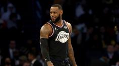 LeBronova parta ovládla utkání hvězd! Padlo v něm přes 300 bodů