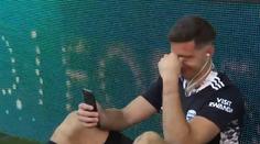 Nečekaný hrdina Martínez: FA Cup oslavil v slzách, ze hřiště volal rodině