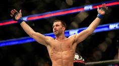 Po roce je zpět! Rockhold donutil svého soupeře odklepat
