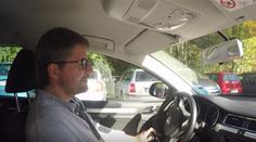Jak zvládá Jančařík řídit auto bez nohou? Je to jako autoškola, tvrdí