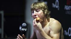 Neuvěřitelná proměna bijce z UFC, 17 dní po zápase je k nepoznání