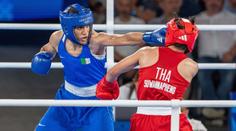 Kontroverzní boxerka postoupila jednoznačně do finále. Čeká ji boj o zlato