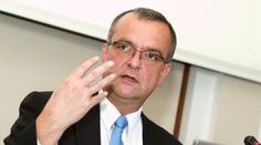 NEJVĚTŠÍ KALOUSKOVY ÚLETY: Připomeňte si, jak nafackoval mladíkovi a sprostě nadával