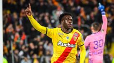 Lens se dostalo na druhé místo Ligue 1. Čtyřmi góly zničilo Troyes