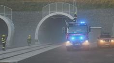 Z tunelu na Plzeňsku se valil dým. Jeho původ hasiče překvapil