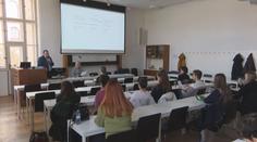 Cizinci si oblíbili české vysoké školy, v tuzemsku jich studuje přes 300 tisíc