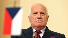 Za deset let na Hradě udělil Klaus 438 milostí. Na rozdíl od Havla s nimi šetřil