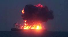 U Británie se srazil ropný tanker s nákladní lodí. Plavidlo skončilo v plamenech