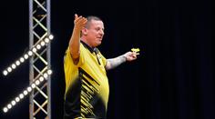 Instalatér Menzies na MS v šipkách končí. Postupuje Anderson a Chisnall