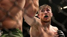 Britský miláček si troufá. V boxerském debutu vyzve bývalého šampiona