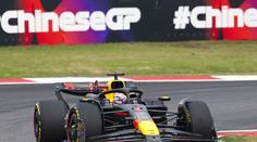 Verstappen těsně vyhrál kvalifikaci sprintu. Staňkovi se v F2 nedařilo