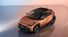 Toyota zlevňuje hybridy a představuje novinku: Malé velké Aygo z Kolína bude zábavnější