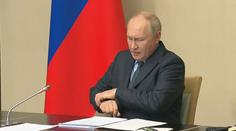 VIDEO: Putin dostal před kamerami záchvat. Ruka se mu vymkla kontrole