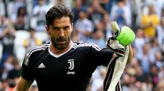 Nestárnoucí Gigi! Gólman Buffon chce za Juventus hrát i příští sezonu