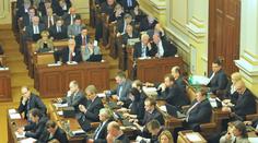 Slováci chtějí očipovat poslance, aby nefalšovali docházku. Vzor pro Česko?