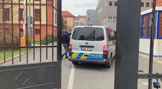 Policie obvinila studenta učiliště z vraždy. Může jít za mříže až na 20 let