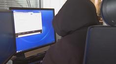 Zneužívali děti na kroužcích. Síť lidí si podle policie dávala tipy přes internet