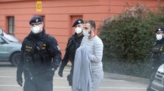 Youtubera MikeJePána zadržela policie. Pral se u petičního stánku
