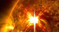 Obří erupce na Slunci znepokojují odborníky. Zemi může zasáhnout radiační bouře