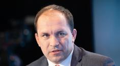 "Moc nás to bolí." Šéf lidovců poprvé promluvil o smrti manželky!
