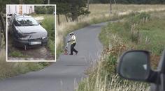 Opilý řidič táhl na laně druhého, utržené auto vjelo do skupiny dětí