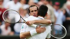 Showman „Štěpec“ zase létal. A vyprodaný Wimbledon tleskal