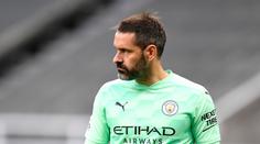 Po 10 letech opět v brance Premier League. Gólman hned lapil penaltu