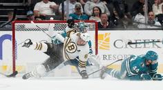 Pastrňák si připsal šťastný gól a Boston opět vyhrál. Vrána má dva body