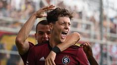 Sparta se proti Zlínu dlouho trápila, z penalty rozhodl Krejčí. Baník stále nevyhrál