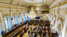 Sněmovna schválila kurzarbeit, poslanci se vrátili i ke stavebnímu zákonu