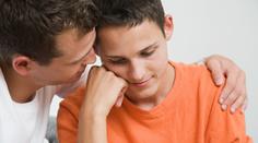 Poslanci se hádali kvůli sňatkům homosexuálů. Řešili i pedofily
