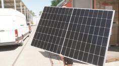Muž měl dva roky podvádět své klienty. Fotovoltaiku za miliony nikdy nedodal