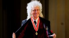 Kytarista Brian May se stal rytířem! Při korunovaci Karlem III. došlo i na intimní dotazy