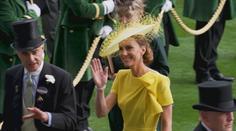 Královská rodina zavítala na prestižní dostihy. Princezna Kate upoutala pozornost