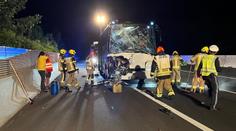 V Rakousku havaroval autobus s Čechy. Nejméně tři lidé včetně dítěte se zranili