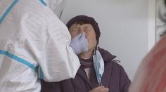 Vláda chce povinné testování ve firmách. Budou statisícové pokuty, hrozí Babiš