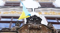 Domažlice sundaly z radnice ukrajinskou vlajku. Vyvolalo to velké emoce