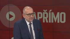 Angličtina politiků je odrazem jazykové vybavenosti Česka, řekl ministr Bek