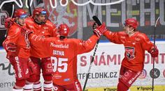 V Hradci padlo 16 gólů, šlágr Komety se Spartou rozhodly nájezdy
