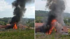 Požár zachvátil traktor na Žďársku. Explodující gumy ohrožovaly lidi