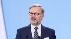 Uprchlíky nezvládáte, chlubíte se prací krajů. Primátora rozčílil premiér Fiala