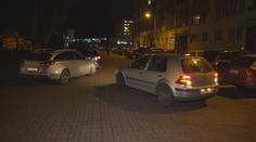 Česká sídliště trápí parkovací peklo. Města hledají řešení, lidé jednají po svém