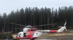 Žena spadla při nastupování na lanovku. Musel pro ni vrtulník