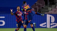 Kouzelník Messi poslal Barcelonu do čtvrtfinále, Bayern si postup hlídal