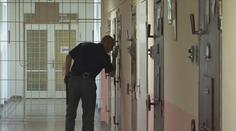 České věznice jsou přeplněné. Škodí to odsouzeným a chybí personál
